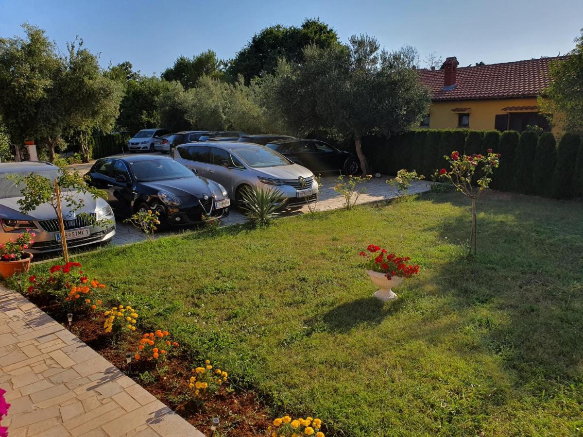 Villa Nikolina Medulin Exterior foto